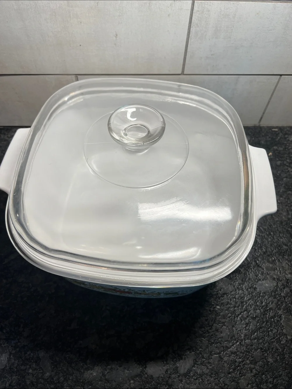 Corningware Spice of Life Covered Casserole Dish. 5 ltr.  Baking, serving
